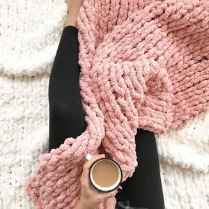 🎀 NEW! Handmade Baby Pink Chunky Knit Blanket 🎀